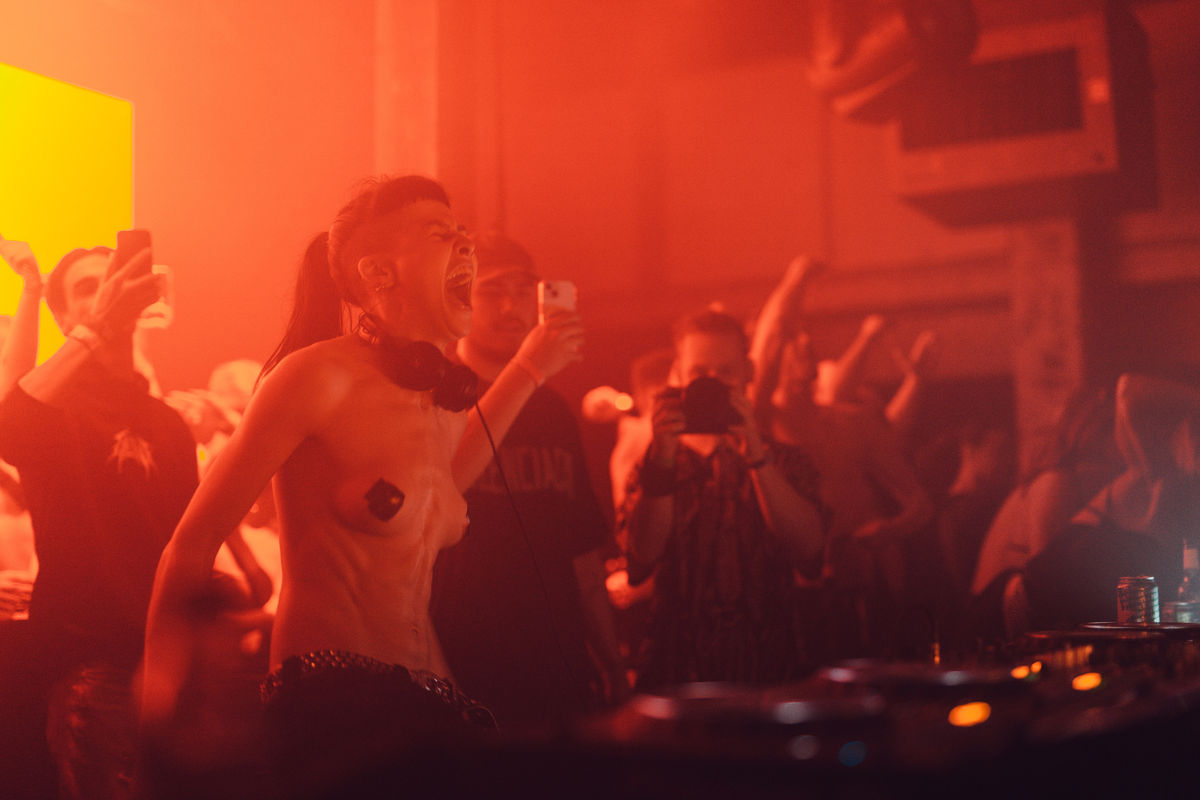 Loading... just a sec